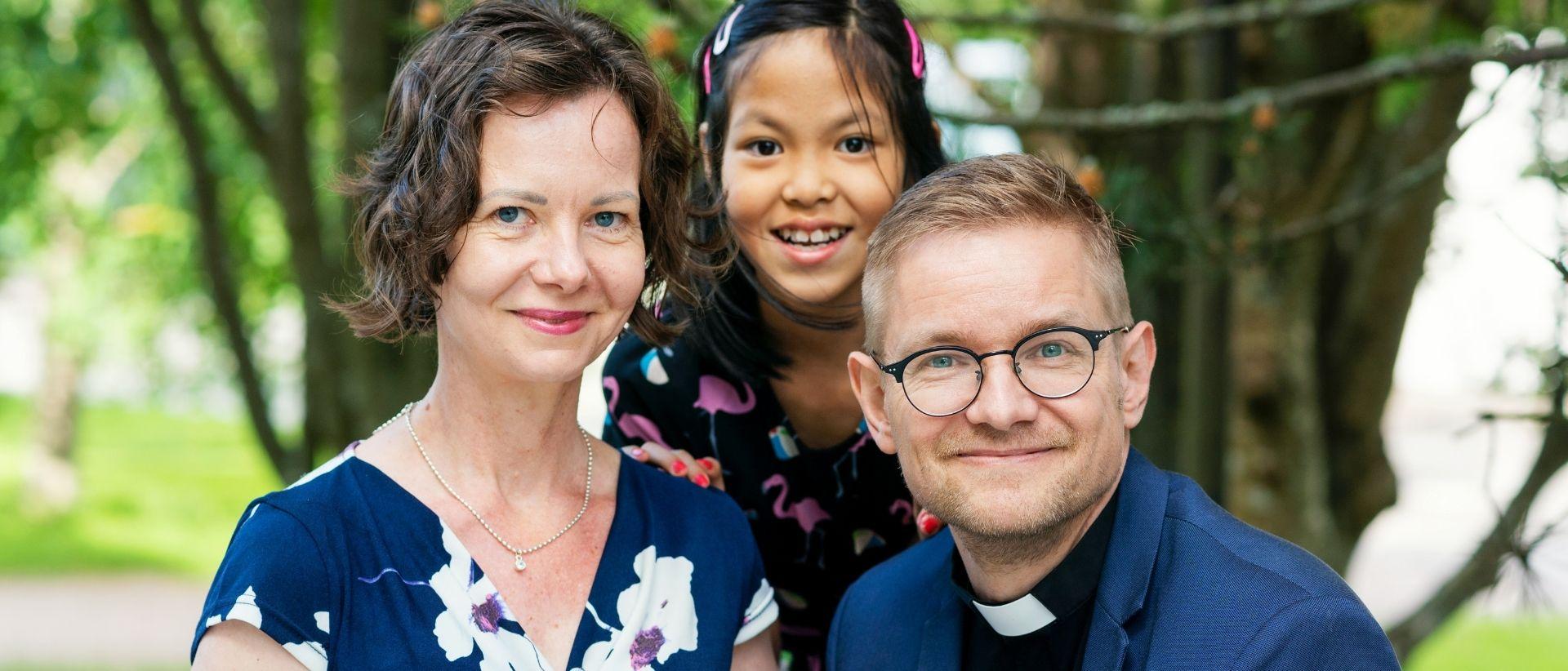 Kristiina, Kai ja Naomi-tytär. Lähetystyöntekijät Etiopiassa.