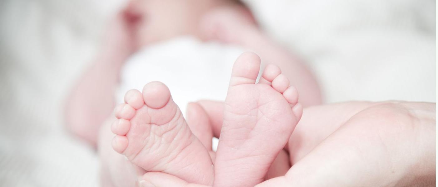 Vauvanvarpaat kuvattuna jalkapohjista