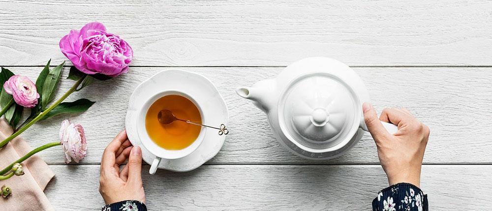 teekuppi ja teekannu